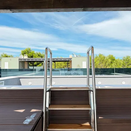 Crowonder Idassa With Swimming Pool And Jacuzzi - Crowonder Luxury Rent