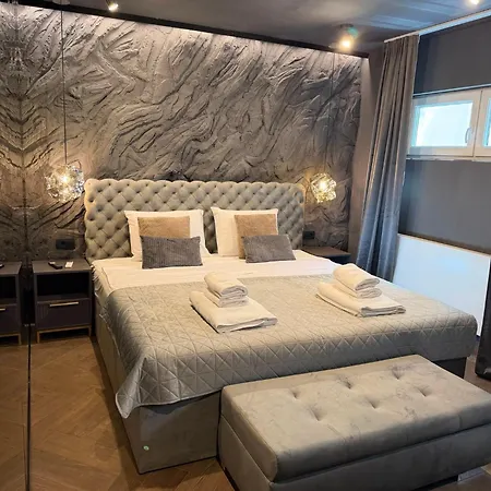 빌라 Crowonder Idassa With Swimming Pool And Jacuzzi - Crowonder Luxury Rent *